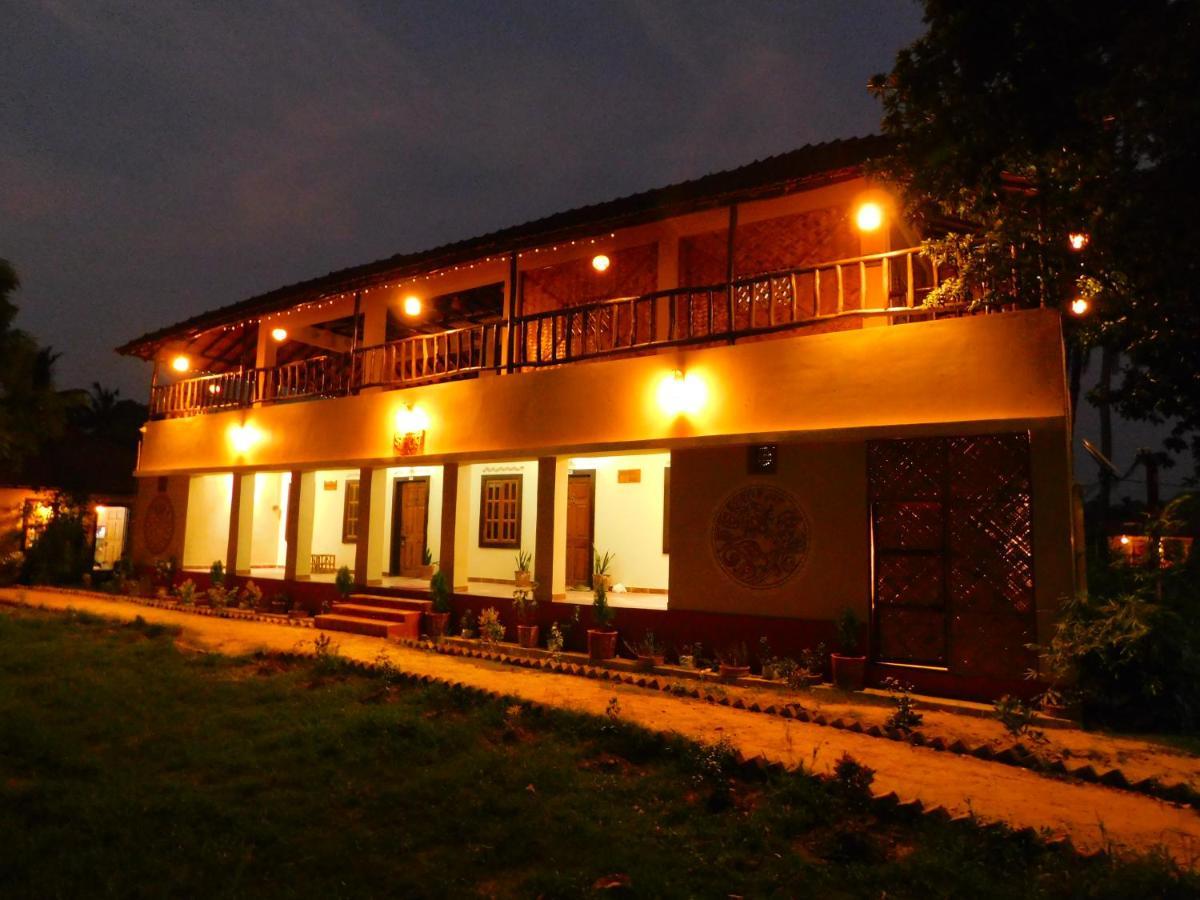 ホテル Gram Bangla Retreat コルカタ エクステリア 写真